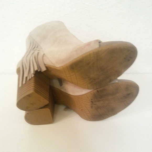 Kenneth Cole Reaction Fridah Cool Suede Booties - Picture 8 of 8